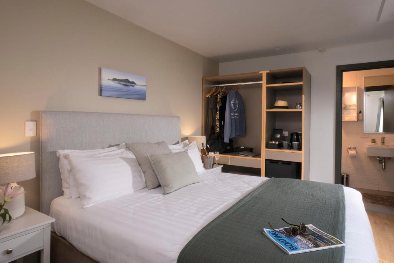 อวารัว ลอดจ์ Hotel Awaroa Bay ภายนอก รูปภาพ