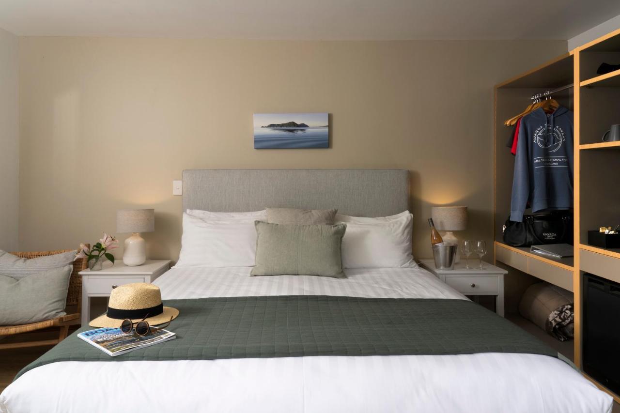 อวารัว ลอดจ์ Hotel Awaroa Bay ภายนอก รูปภาพ