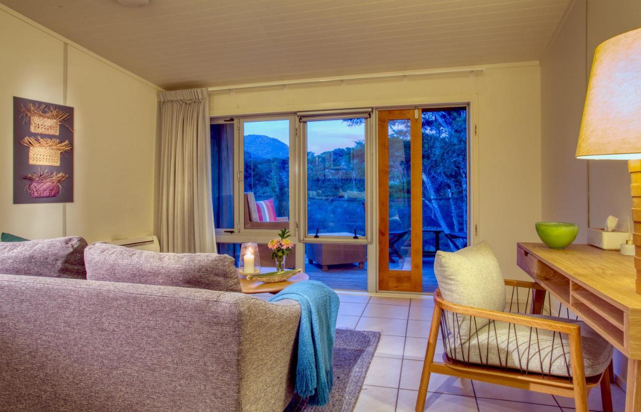 อวารัว ลอดจ์ Hotel Awaroa Bay ภายนอก รูปภาพ
